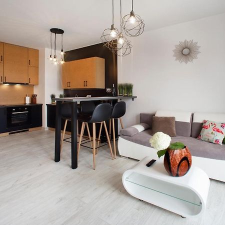 Cybernetyki 6B Serviced Accommodation وارسو المظهر الخارجي الصورة